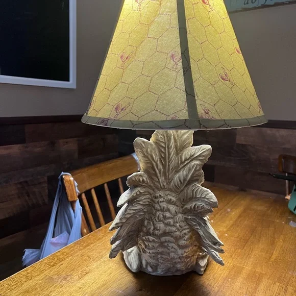 Rustic Rooster Table Lamp with Beige Shade